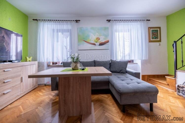 Samostojeća kuća u centru Buja - 2