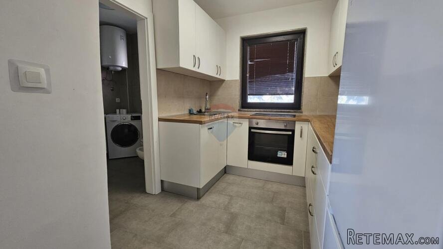 Useljiva kuća - Belo Selo - 3000 m2 okućnice - 2