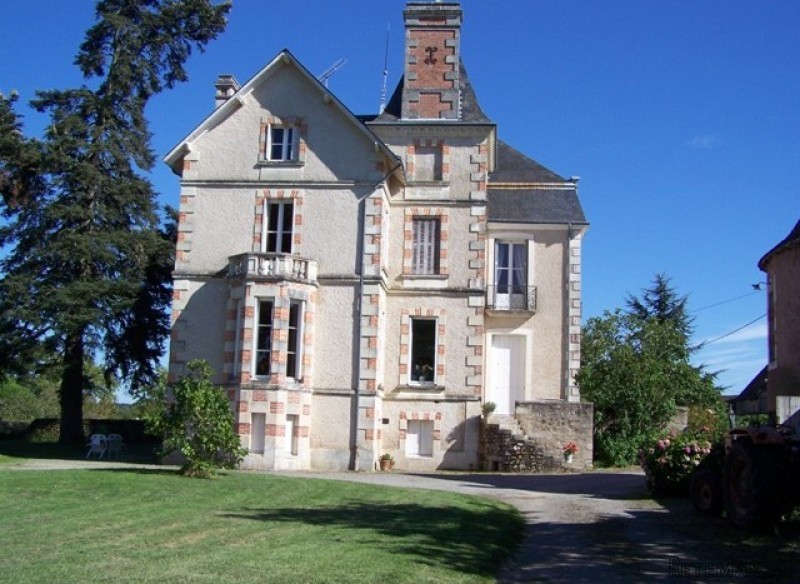 Chateau avec 400m2 habitable et 13..