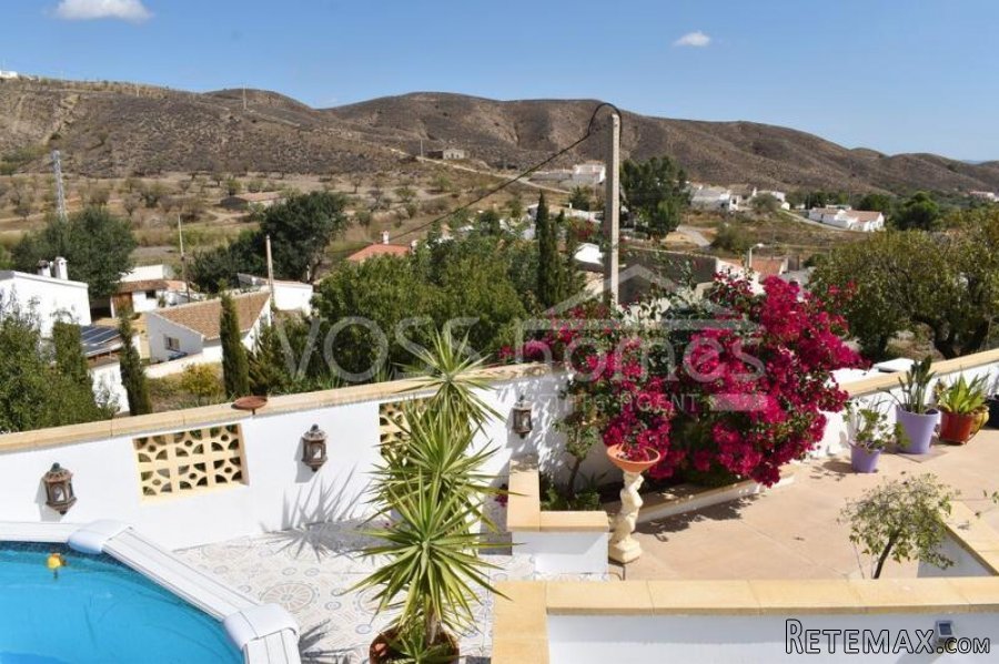 EXCLUSIVE WITH VOSS HOMES - A lovely, 3 bed, 2.5 bath.. - 5