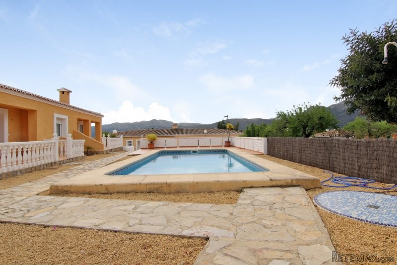 2-Bedroom modern town house in Alcalali - 2