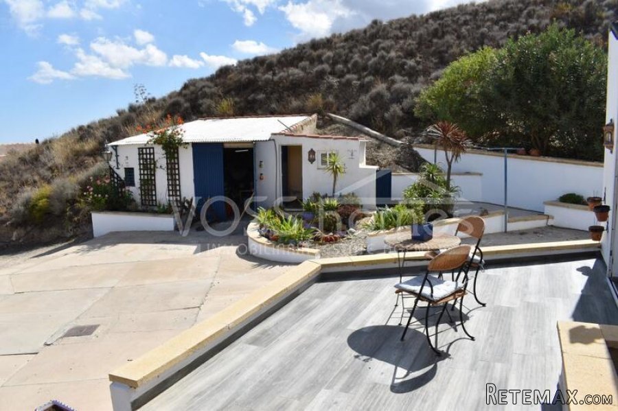 EXCLUSIVE WITH VOSS HOMES - A lovely, 3 bed, 2.5 bath.. - 10