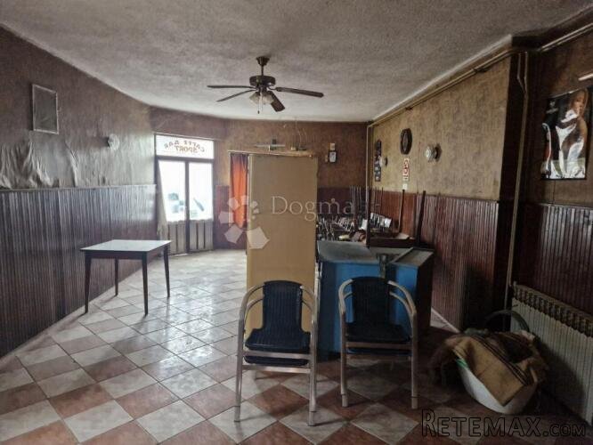 ZMAJEVAC - U SAMOM CENTRU POSLOVNO STAMBENA ZGRADA - 2