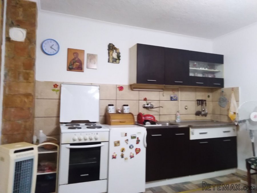 Prodajem opremljenu kucu Obrenovac-Baric - 3