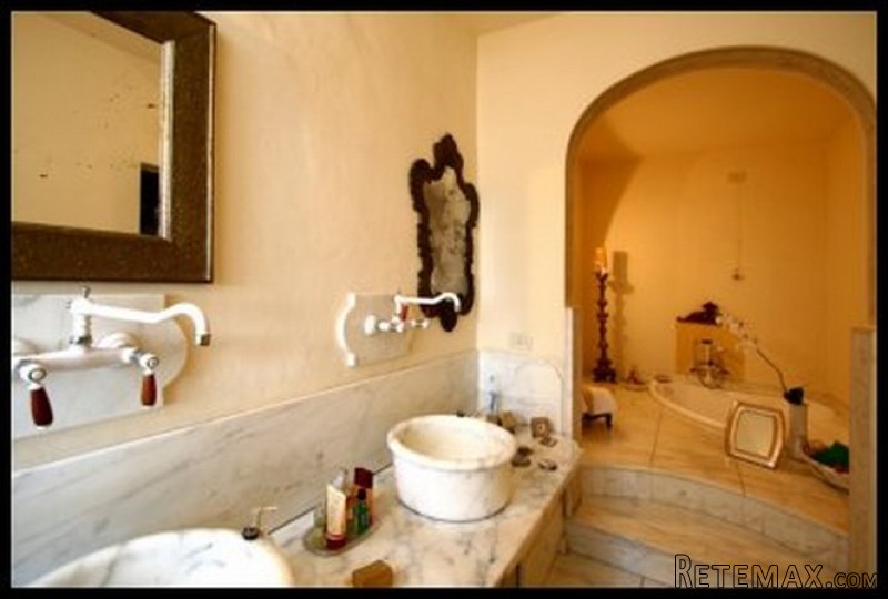 12 bedroom House For Sale: 0 UNITA.. - 2