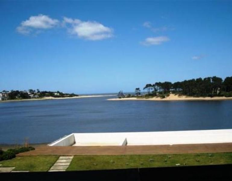 4 Bedroom Apartment - For Sale -..