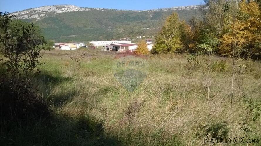Istra, Buzet, građevinsko zemljište u industrijskoj zoni