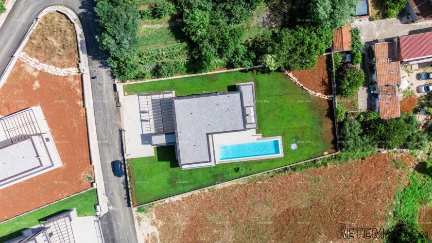 Prodaja obiteljske stambene kuće s bazenom, blizina Poreča! - 5