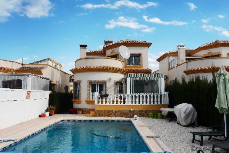 Detached 3 Bed Villa In El Raso