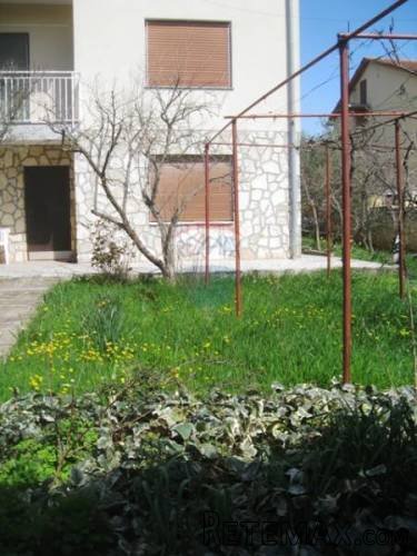 Istra,Pula, kuća 3 stana,300m do mora - 4