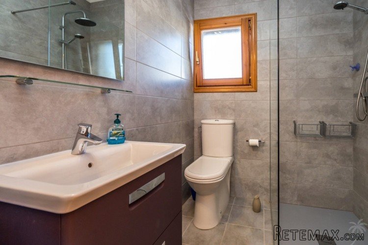 This beautiful family villa for sale in sought after.. - 7
