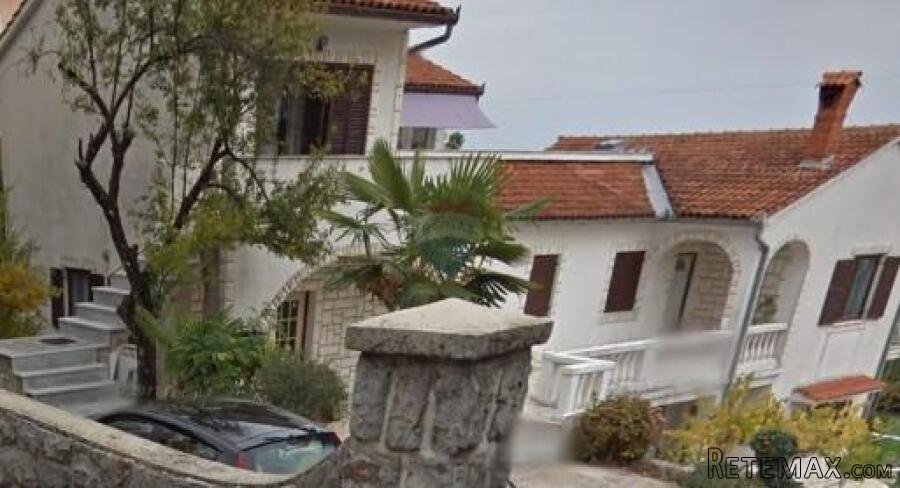 OPATIJA,OPRIĆ- etaža sa bazenom, vrtom i pogledom na more