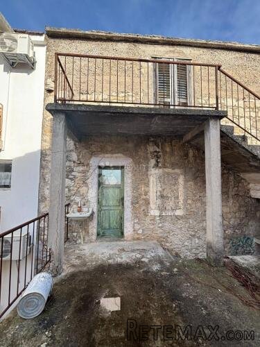 Starina za renovaciju- Kaštel Gomilica