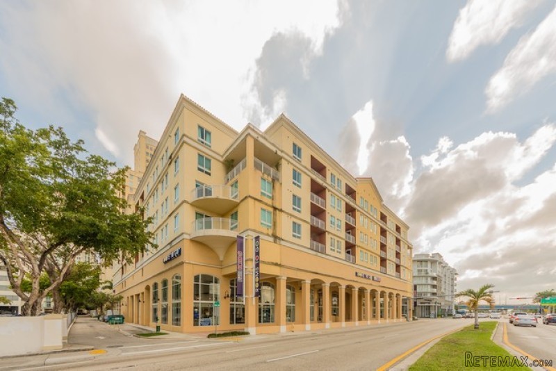 3 bedroom Flat For Sale: 7355 SW 89 St..