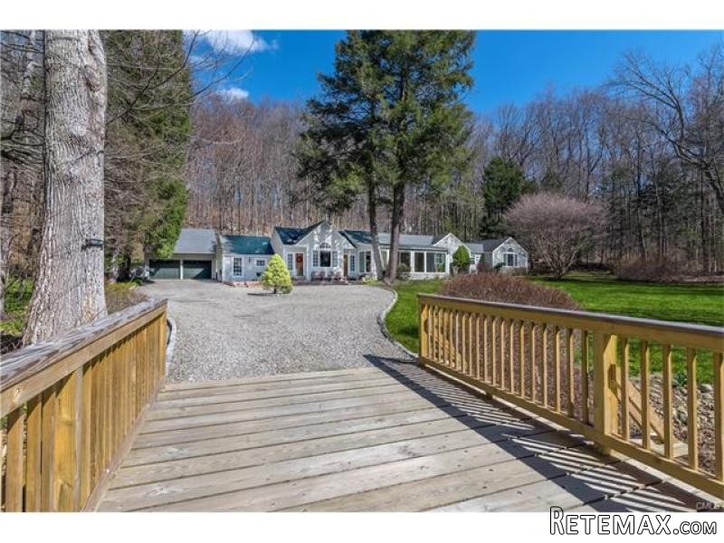 3 bedroom House For Sale: 7 VALLEY.. - 2