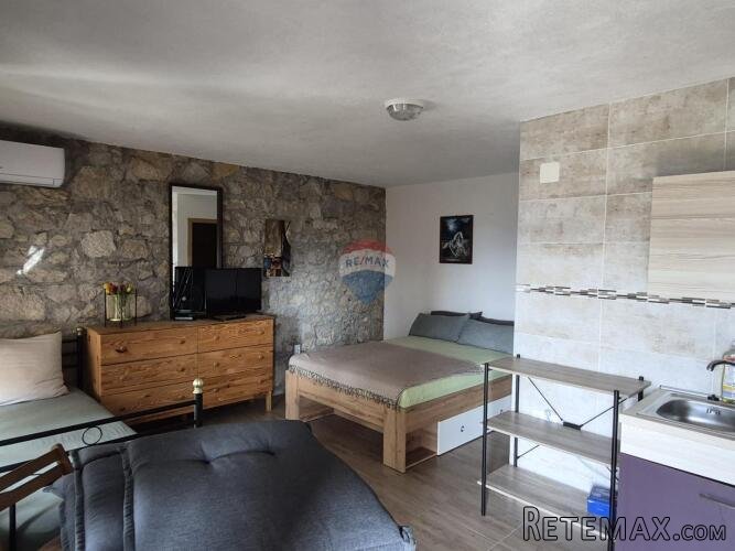 Crikvenica- Grižane, kamena kuća sa dva apartmana - 2