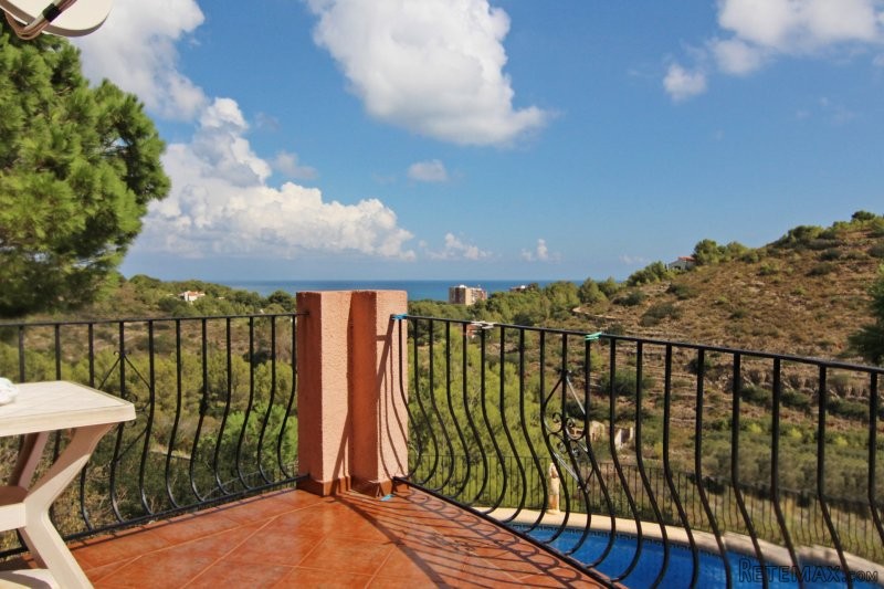Detached 4 bedroom 3 bathroom Villa..