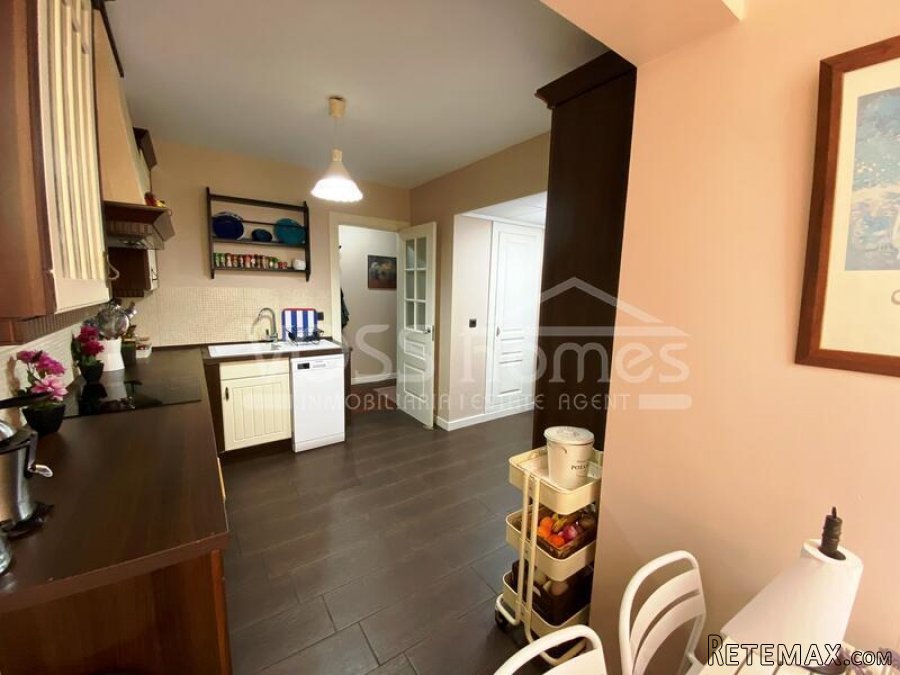 NEW LISTING TO VOSS HOMES - A large, 2 storey 4 bed, 4.. - 3