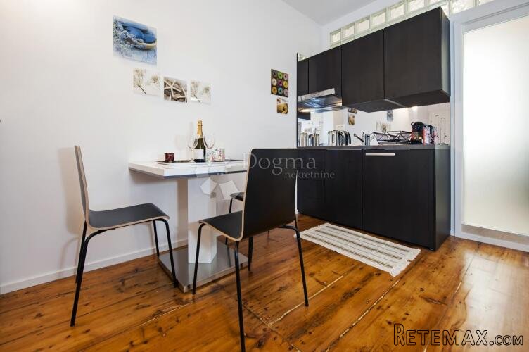ROVINJ - ekskluzivna kuća uz more s apartmanima - 3