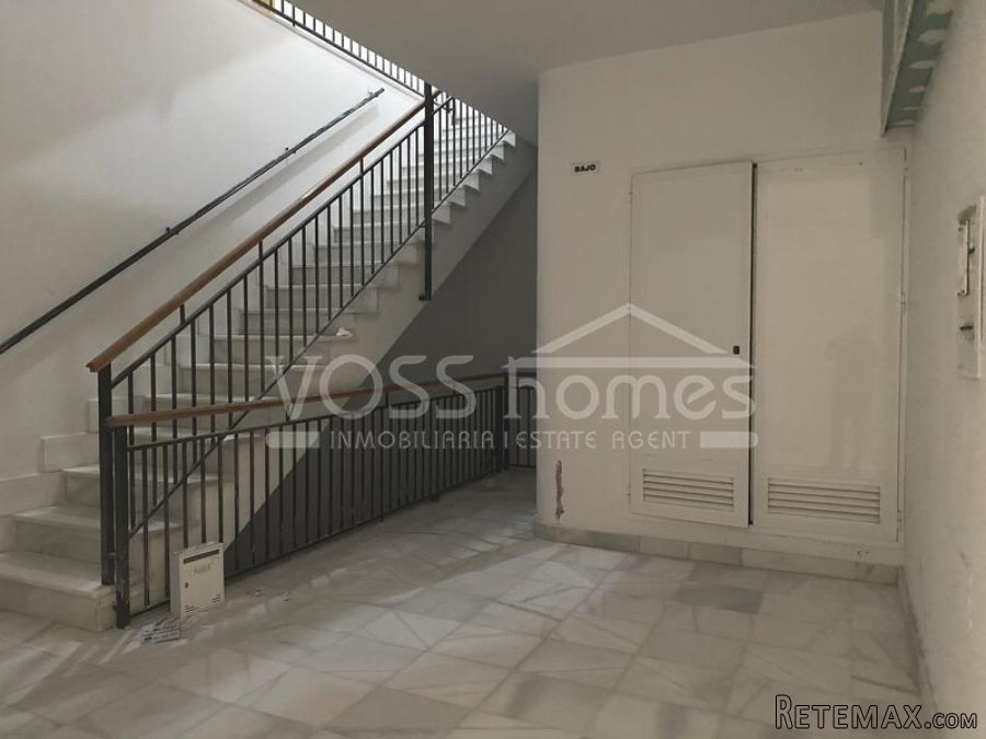 NEW LISTING TO VOSS HOMES - A large, 2 storey 4 bed, 4.. - 5