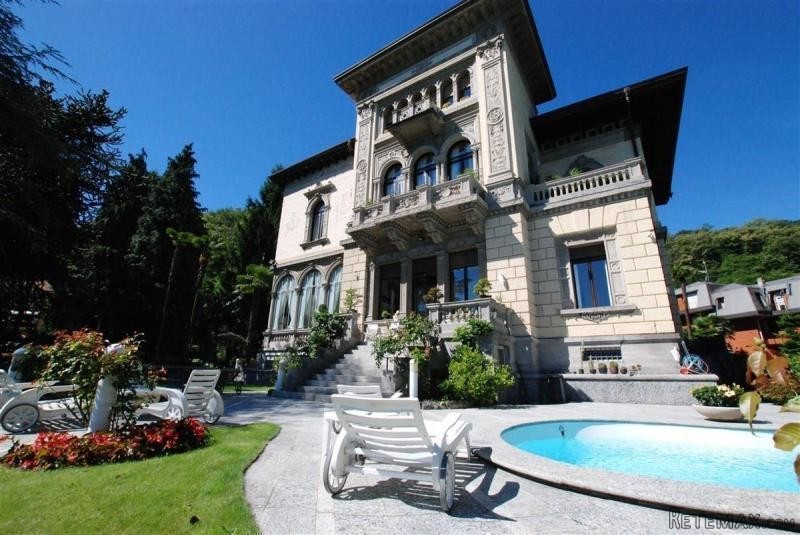 Luxury Apartment In Prestigious Period..
