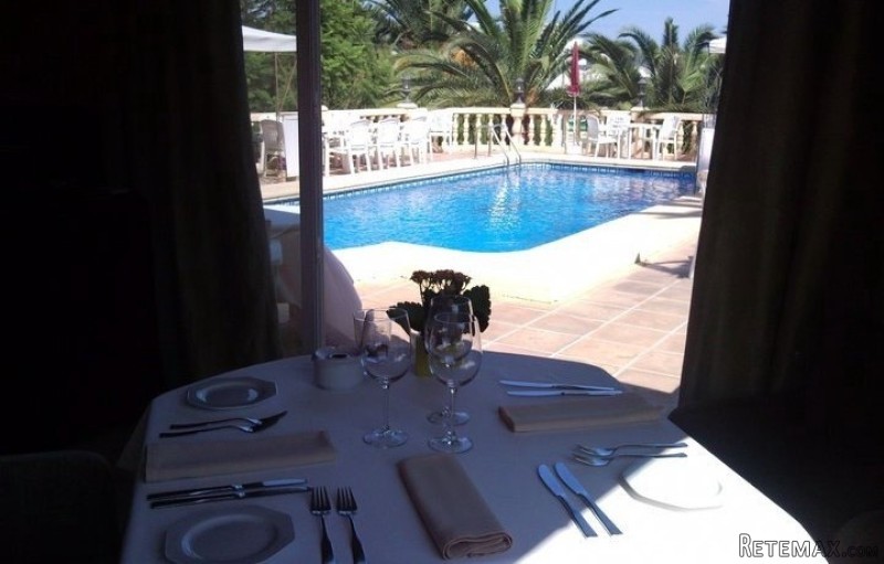 V1596 - Restaurant With Pool And Large.. - 2