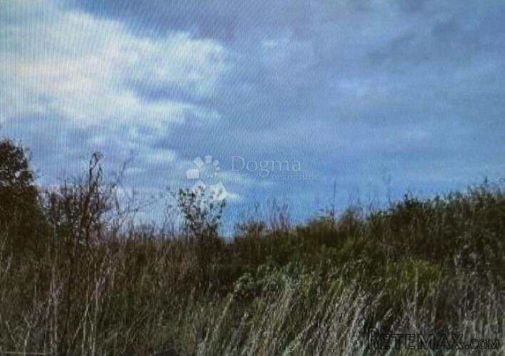 Trsat, teren u stambenoj zoni, neizgeađeno područje - 3