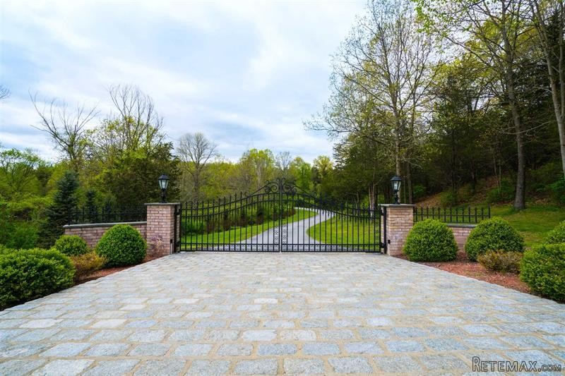 5 bedroom House For Sale: 11 Ridgeview.. - 2