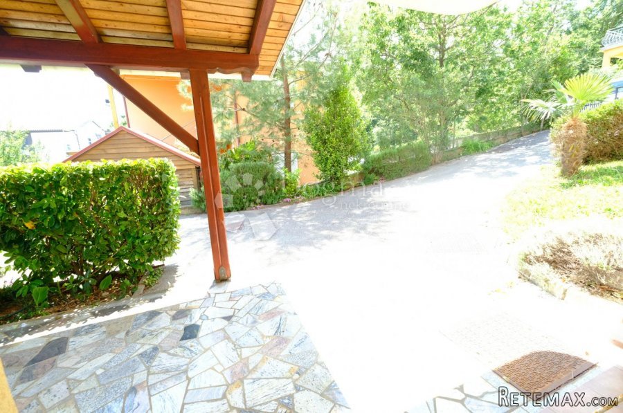 Apartman s okućnicom blizu mora - 5