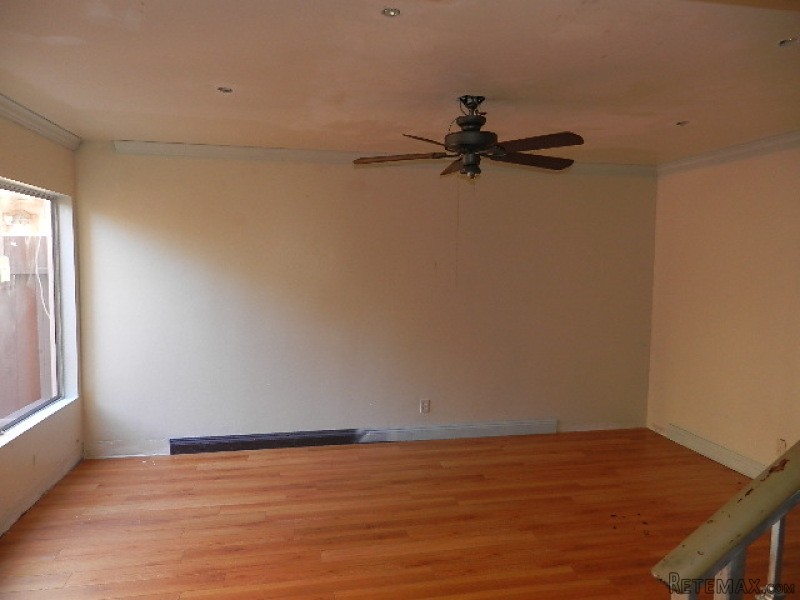7300 K17 Lennox Ave Van Nuys, CA, 91405.. - 2