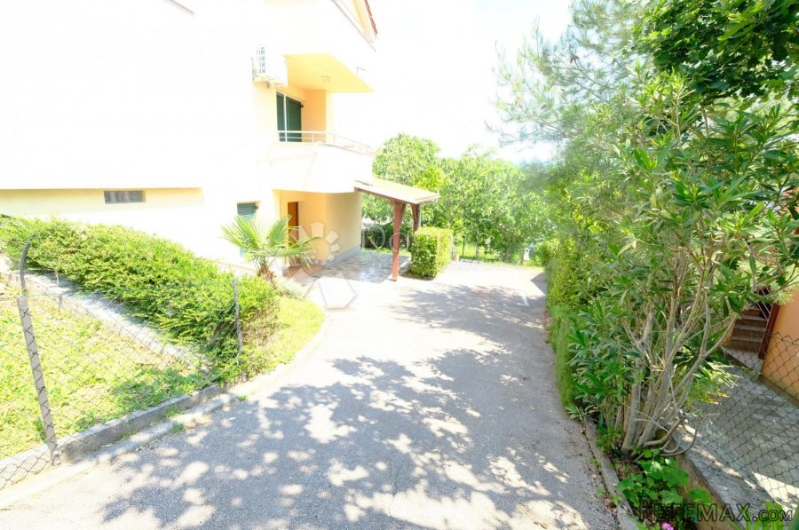 Apartman s okućnicom blizu mora - 7