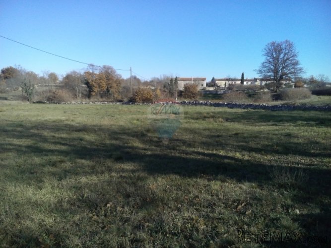 ISTRA, BIJAŽIĆI GRAĐEVINSKO ZEMLJIŠTE