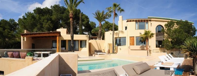 8 bedroom Villa For Sale: Jesus, Santa..