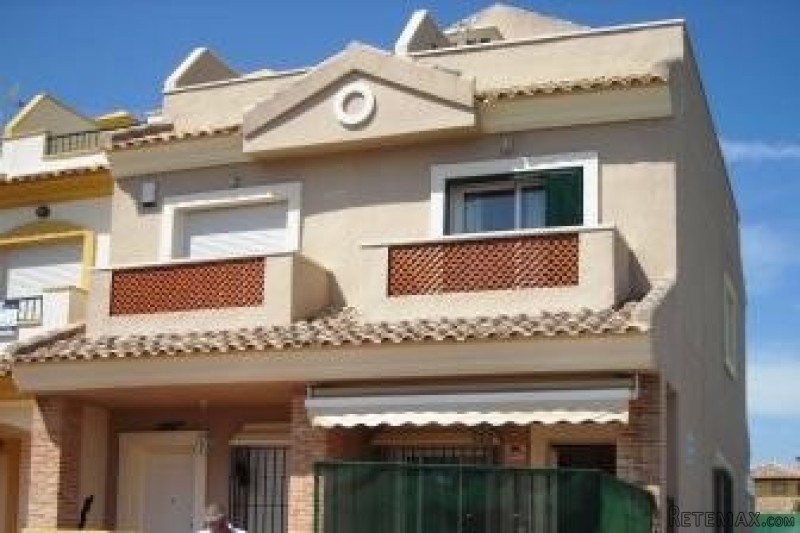 2 bedroom, 1 bathroom Townhouse
