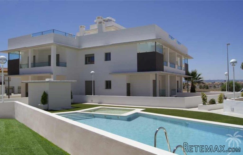 Located in the quiet area of Doña Pepa, central to beach.. - 2