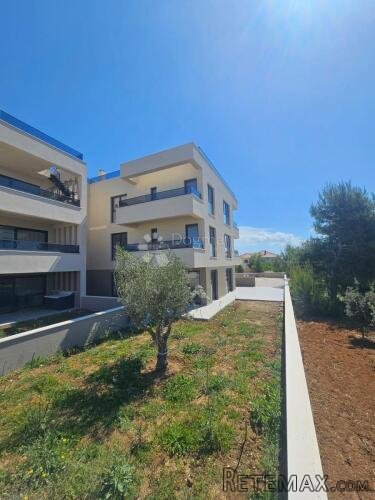 PRODAJE SE LUKSUZNI APARTMAN PRIVLAKA S3 - 2