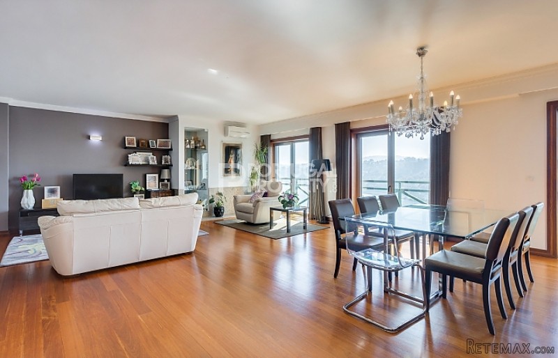 Stunning 5 Bedroom Duplex in Porto