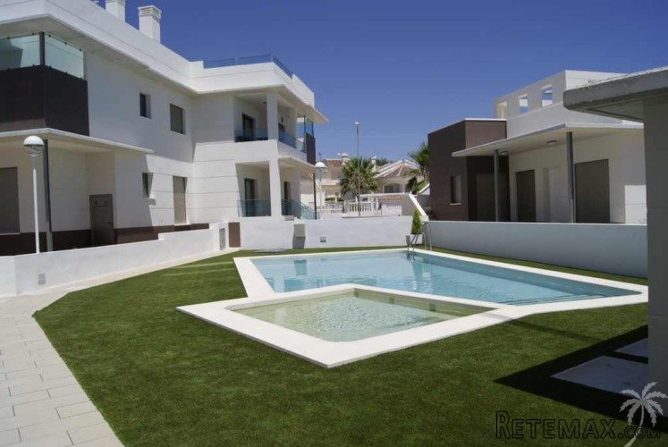 Located in the quiet area of Doña Pepa, central to beach.. - 3
