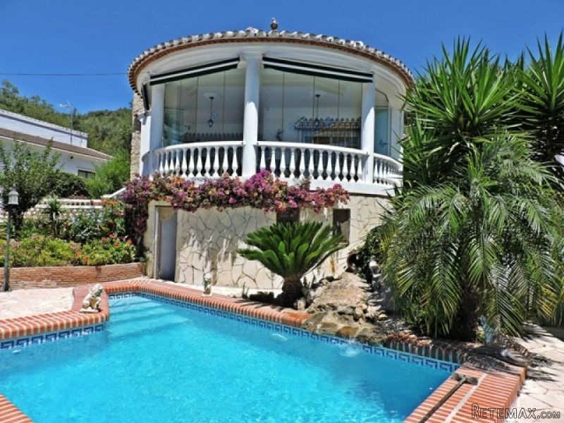 3 bedroom, 2 bathroom Villa, (build 100..