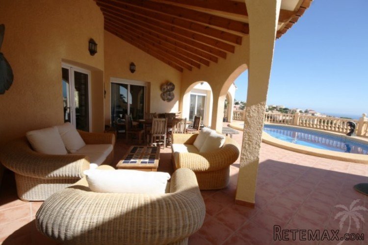 Detached villa on a large plot with stunning sea views.. - 4