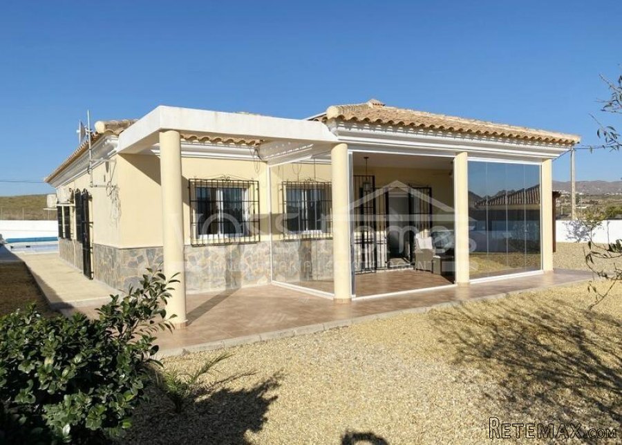 NEW & EXCLUSIVE LISTING TO VOSS HOMES - A recently.. - 4