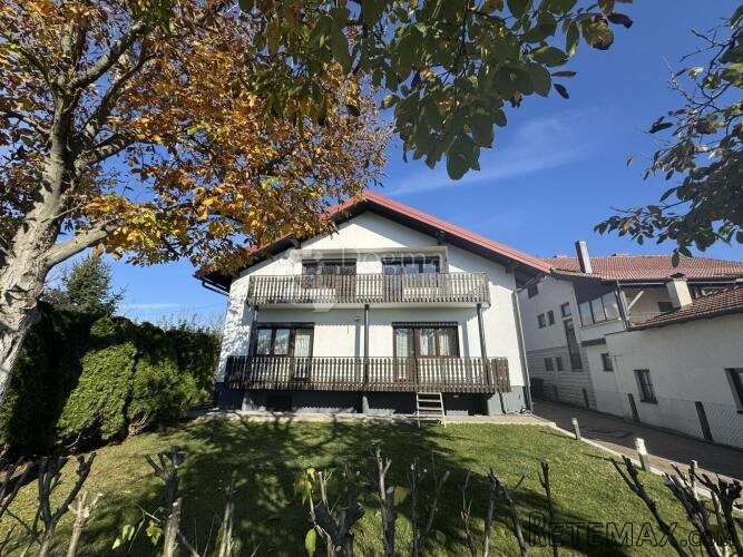 Kuća sa dvije stambene jedinice