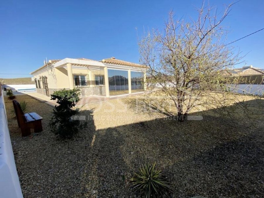 NEW & EXCLUSIVE LISTING TO VOSS HOMES - A recently.. - 7