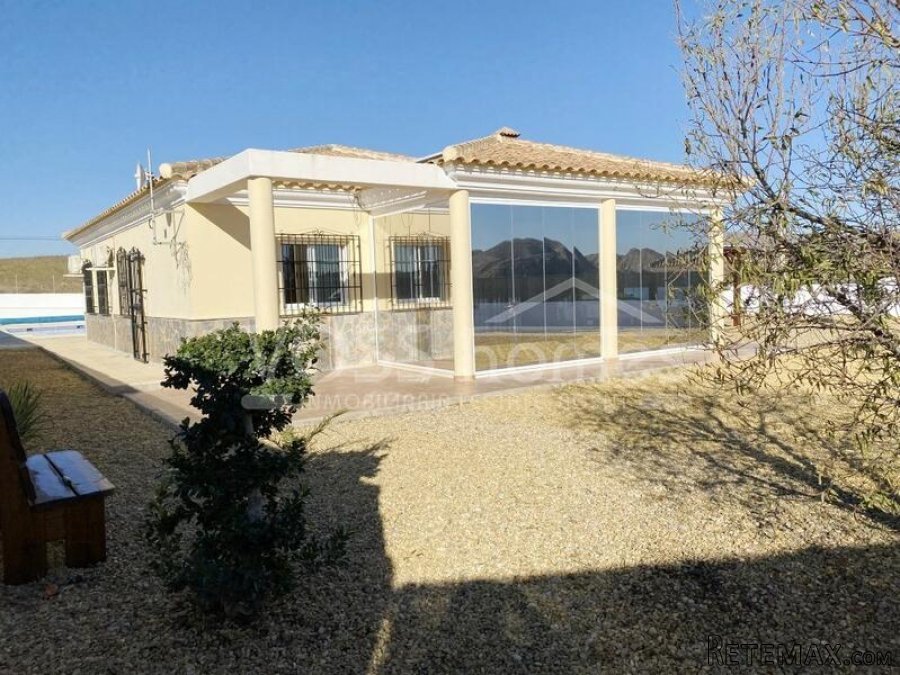 NEW & EXCLUSIVE LISTING TO VOSS HOMES - A recently.. - 8