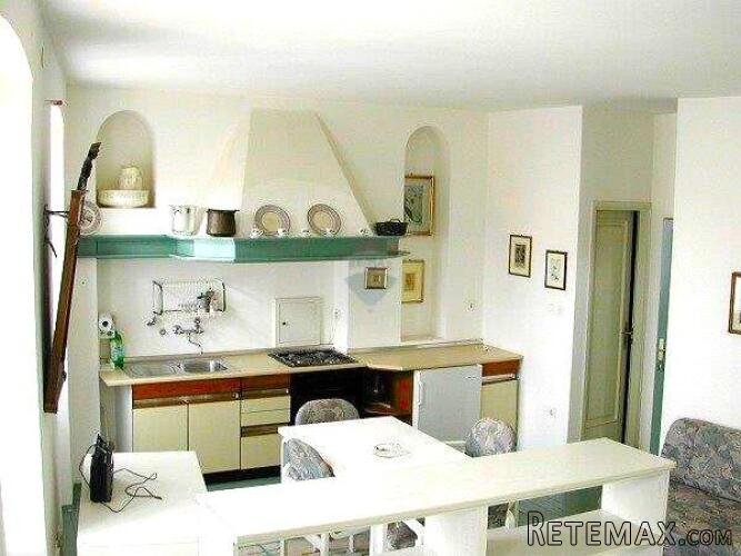 Rovinj centar, cijela zgrada 280 m2 sa uhodanim ugostiteljsk