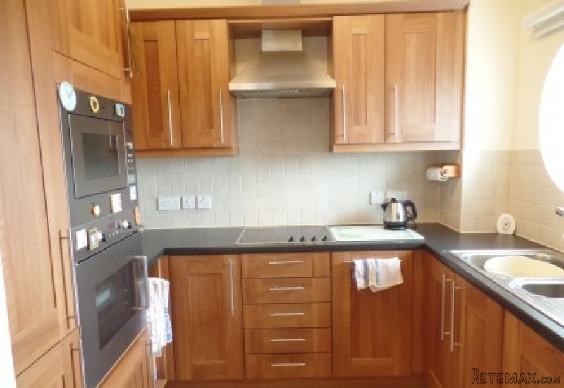 17 St Ninians Court, Douglas - 2