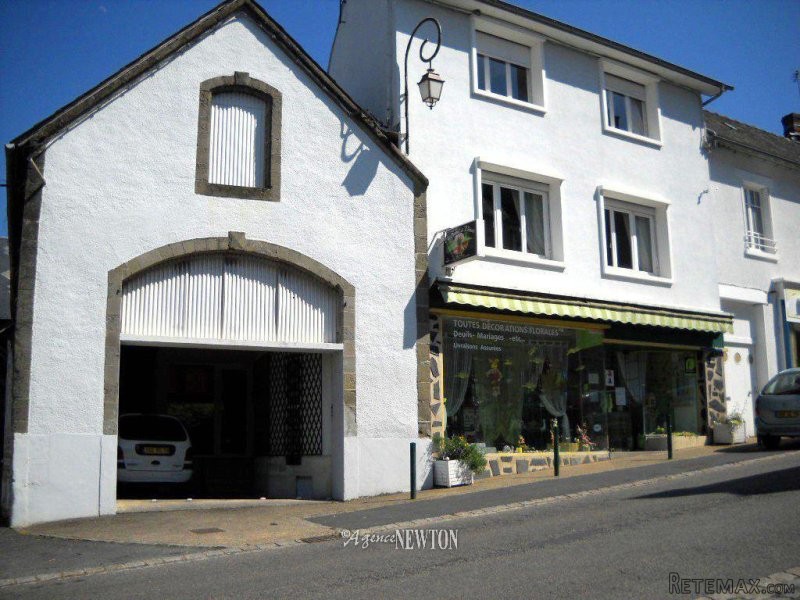 Correze. Arnac-Pompadour: LOVELY 3 BED..