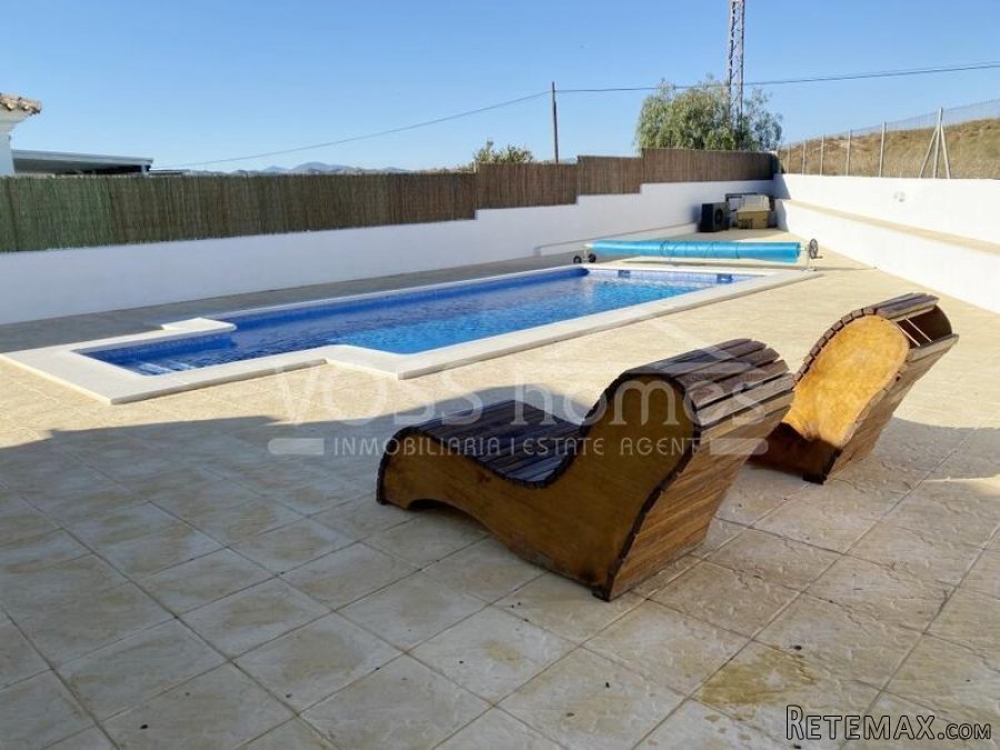 NEW & EXCLUSIVE LISTING TO VOSS HOMES - A recently.. - 10