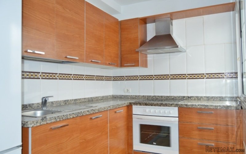 BARGAIN 2 Bedroom Corner Townhouse in..