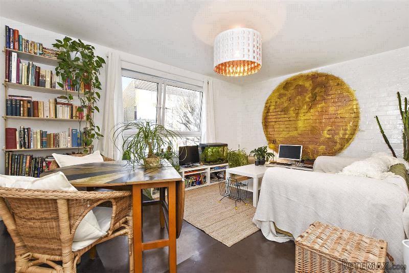 Property - London - For Sale